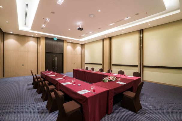 Meeting Room - Long table