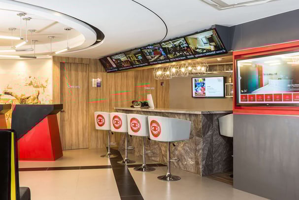 Cocktail Lounge off the Lobby