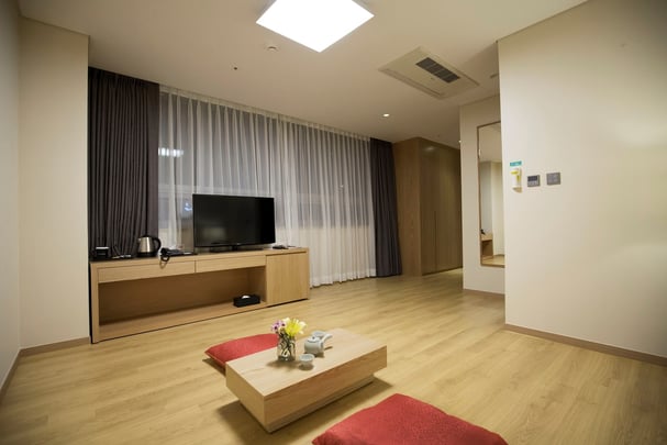 Standard Ondol Room City View