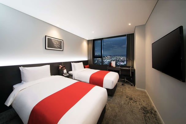 Deluxe Guest Room with Two Beds