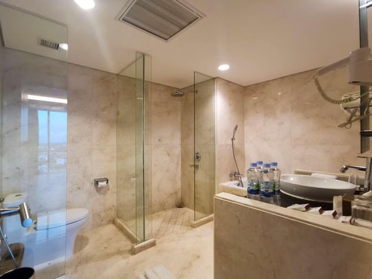 Bathtub Executive Suite