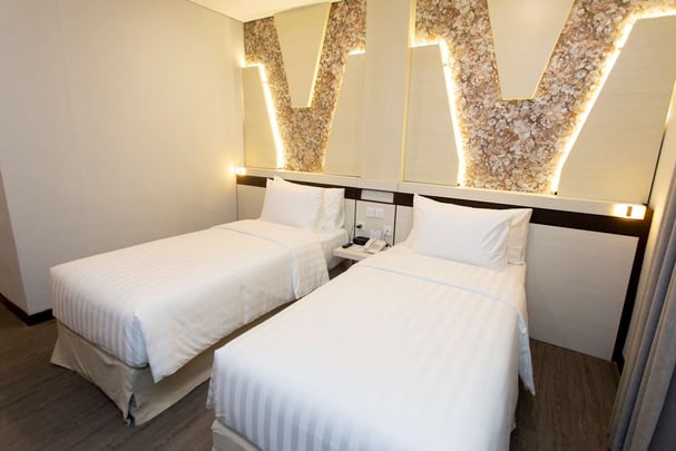 Deluxe Two Twin Room