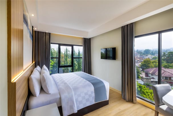 Deluxe Room King Bed