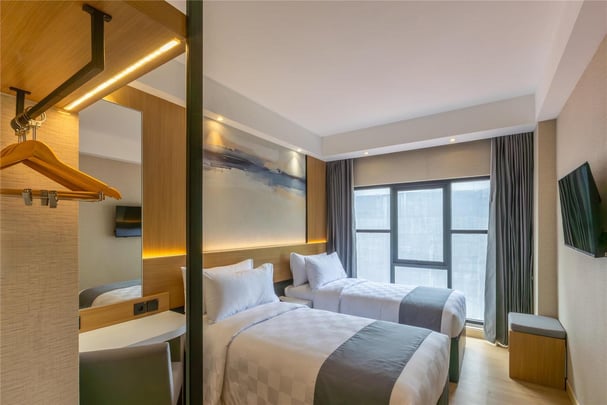 Deluxe Room Twin Bed