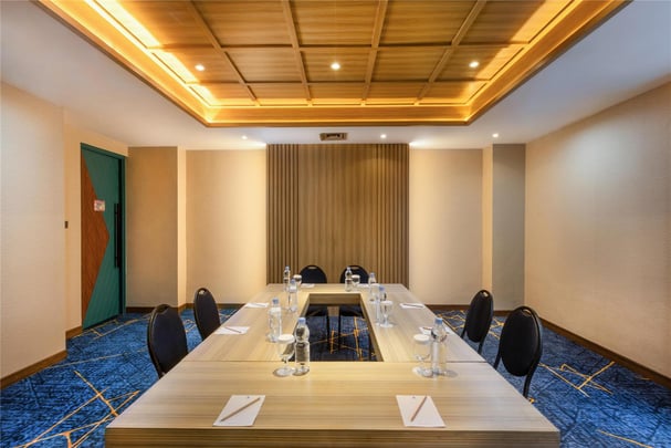 Emerald Meeting Room