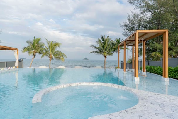 Carapace Beachfront Pool Swimming Pool