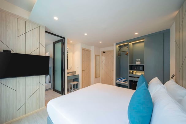 Family room King Bed