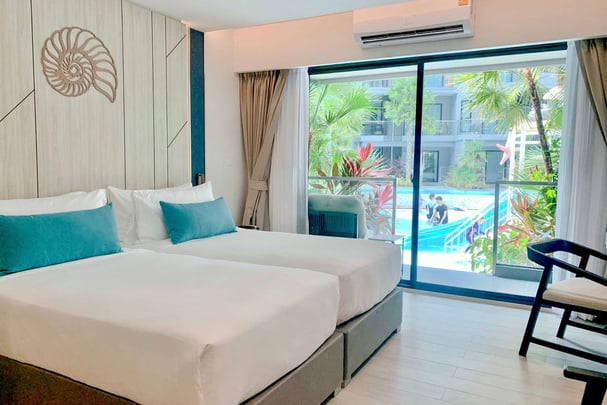 Deluxe Pool Terrace Room Twin Bed