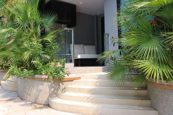 Deluxe Pool Terrace Room Twin Bed