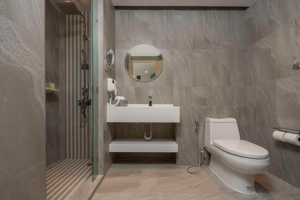 Deluxe Pool View King Bed