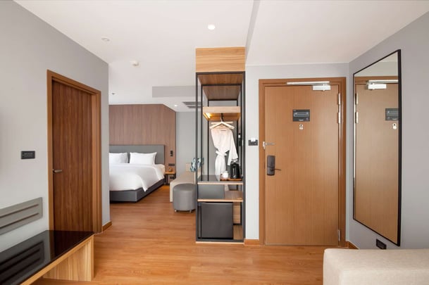 Junior Suite Room - King Bed