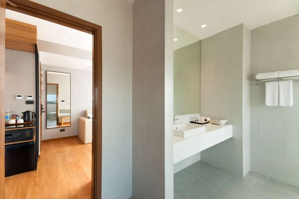 Junior Suite Room - King Bed