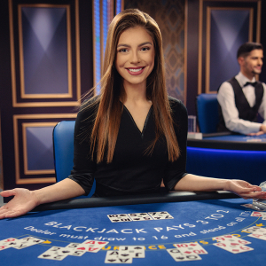 Live - Blackjack 61 - Azure