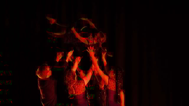 A Christmas Thriller! - Mampara Dance