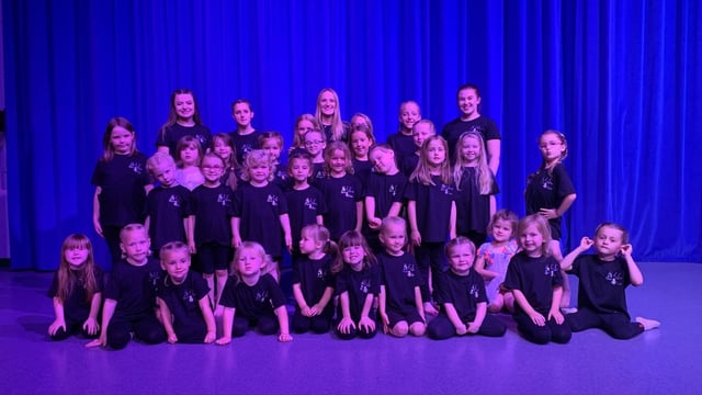 Dance Show 2022 - LL Dance & Fitness