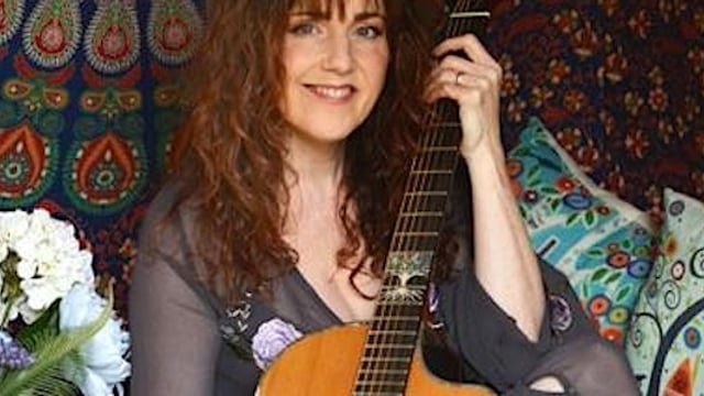 Carrie Martin & Ju Locke in concert - Acoustic Shock Tamworth