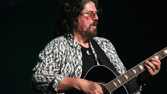 Former ELO Star and Frontman Phil Bates Americana & Blues SHow - Acoustic Shock Tamworth