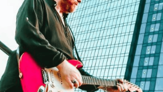 Former member of Ocean Colour Scene Andy Bennett in concert with support from SKINT - Acoustic Shock Tamworth