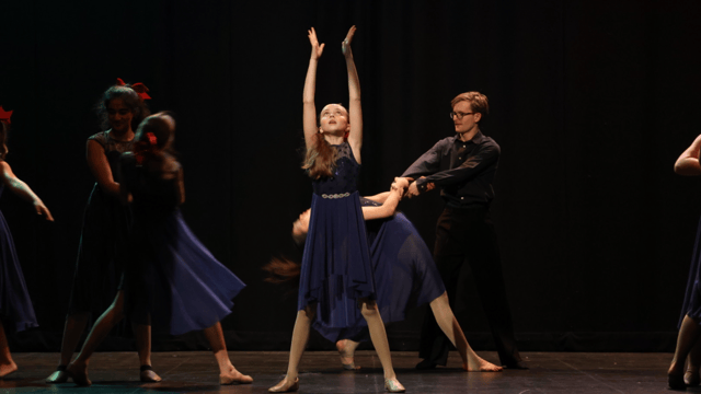 King Of Pride Rock - Mampara Dance