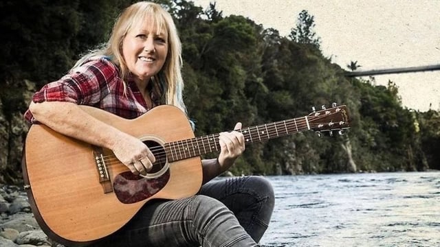 Vikki Clayton in Concert with support from K C Jones - Acoustic Shock Tamworth