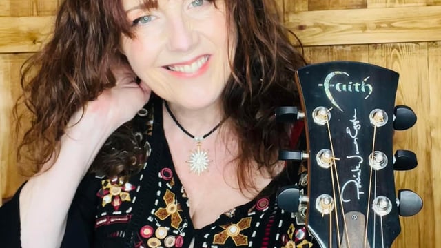 Carrie Martin in concert with support from Ju Locke - Acoustic Shock Tamworth