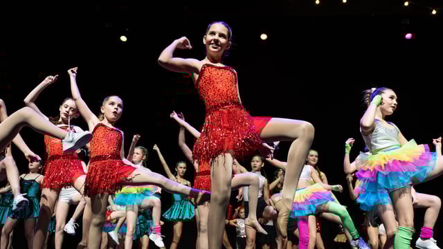 Studio Performance!  1930s Paris meets Greatest Showman - Mampara Dance