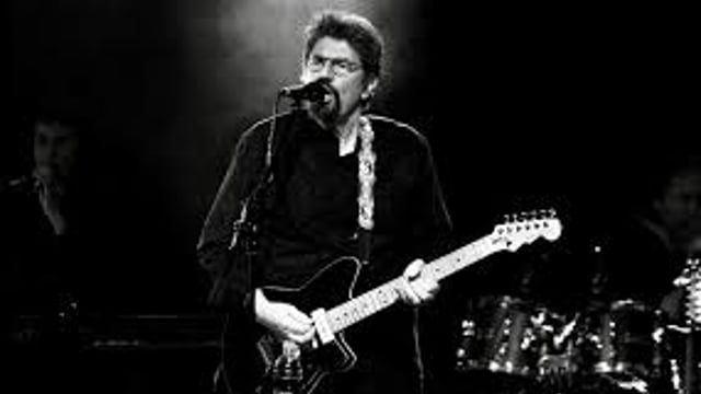 Up Close and Personal with Phil Bates - Acoustic Shock Tamworth