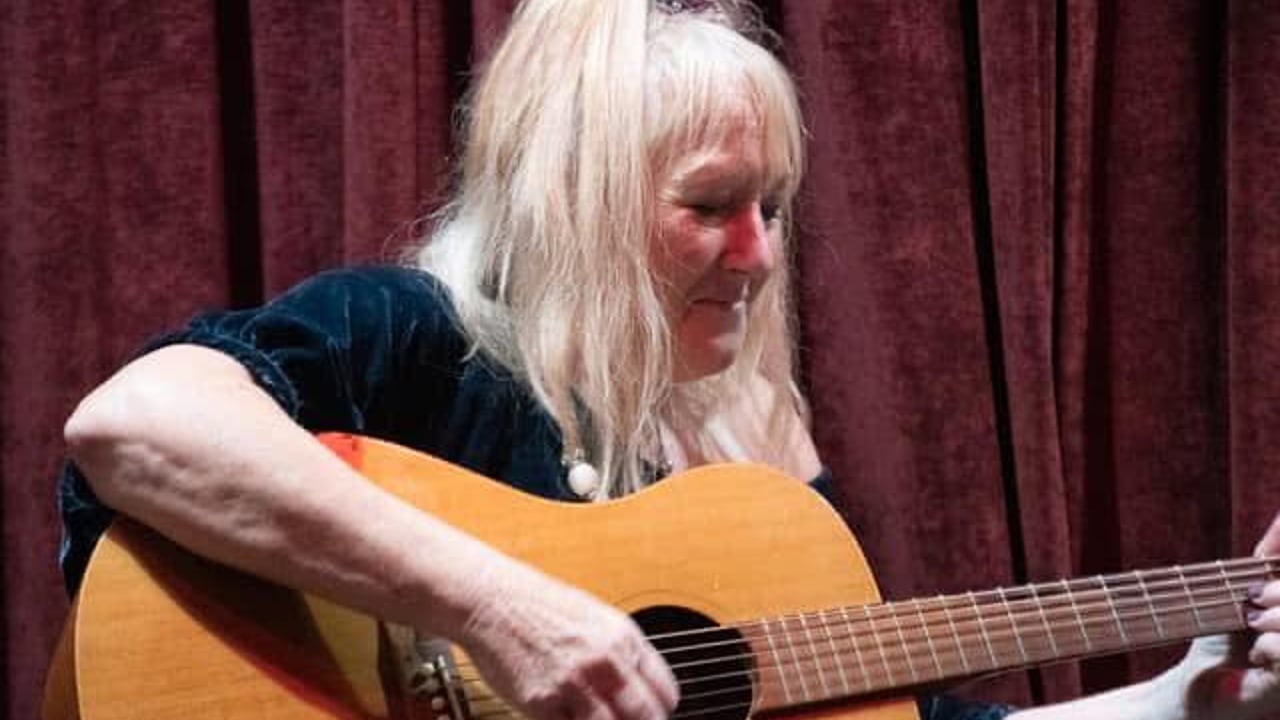 Folk Diva Vikki Clayton in Concert