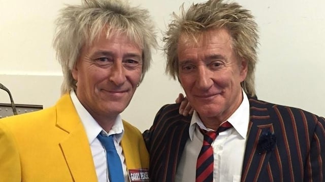 Acoustic Shock Tamworth - Garry Pease as Rod Stewart - Tribute Show