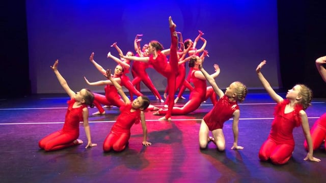 TIPP TOWN MODERN DANCE  - The Dancer's Academy of Performing Arts 