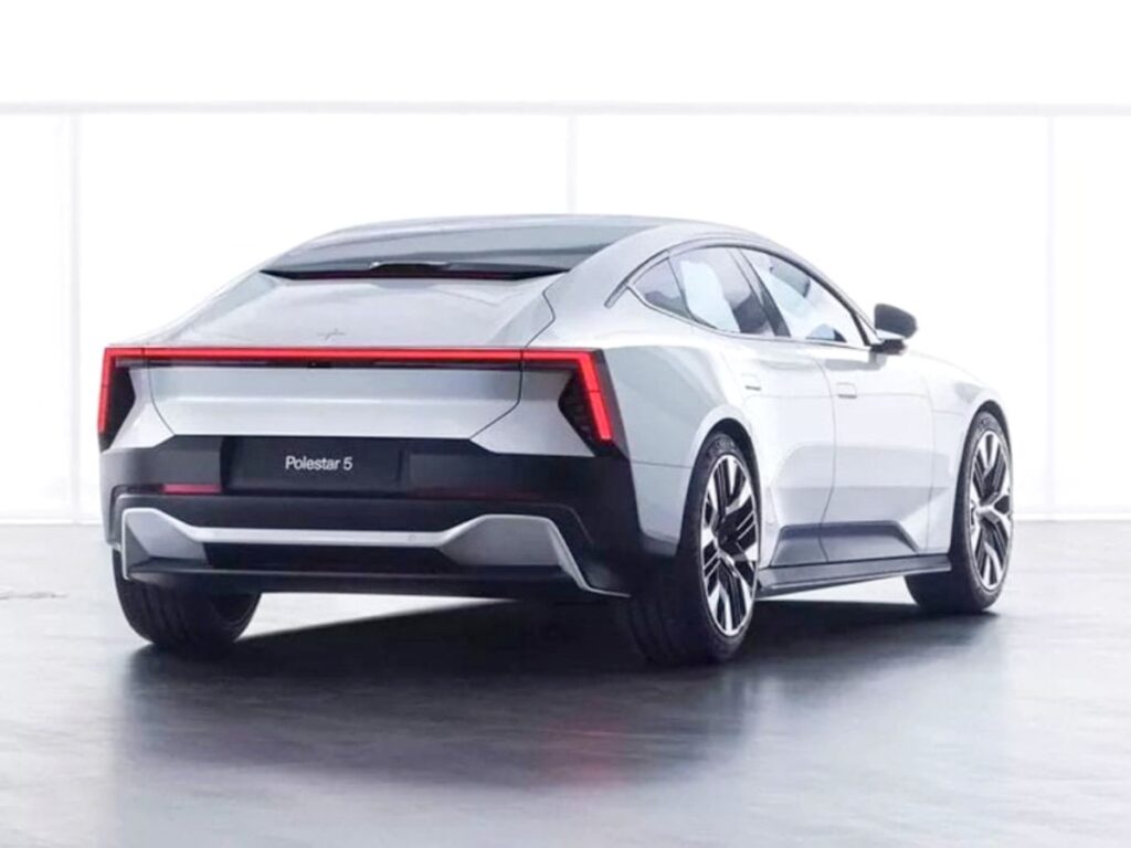 “타이칸 겨냥한 북유럽 괴물 세단 등장” … 포르쉐 긴장시킬 세단 등장에 쏠리는 ‘폴스타 5’