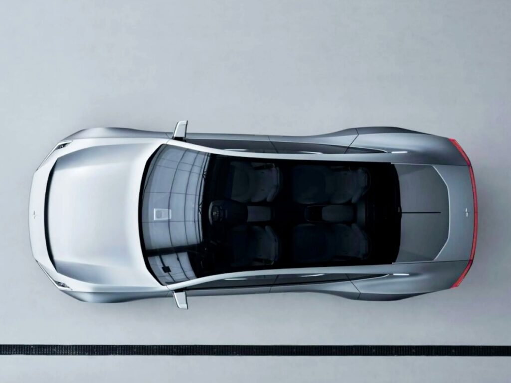 폴스타5 세단 북유럽 디자인