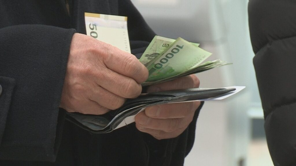 식당 키오스크 팁 요구