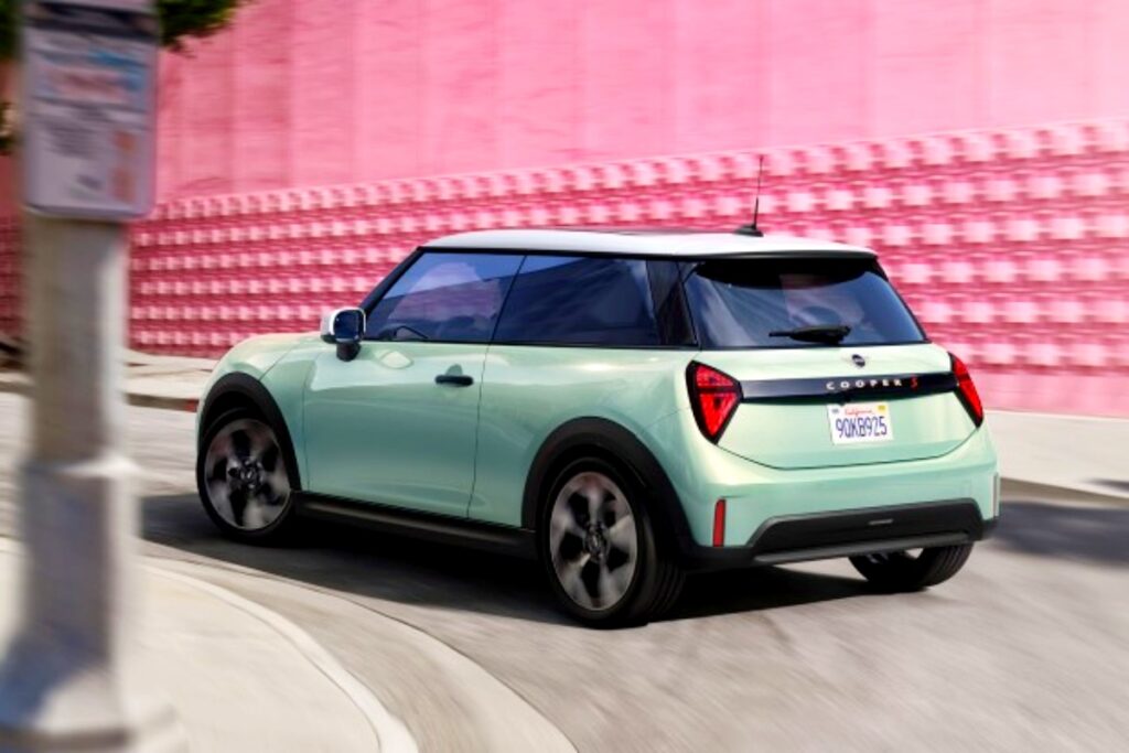 미니 쿠퍼 3도어 인기 상승