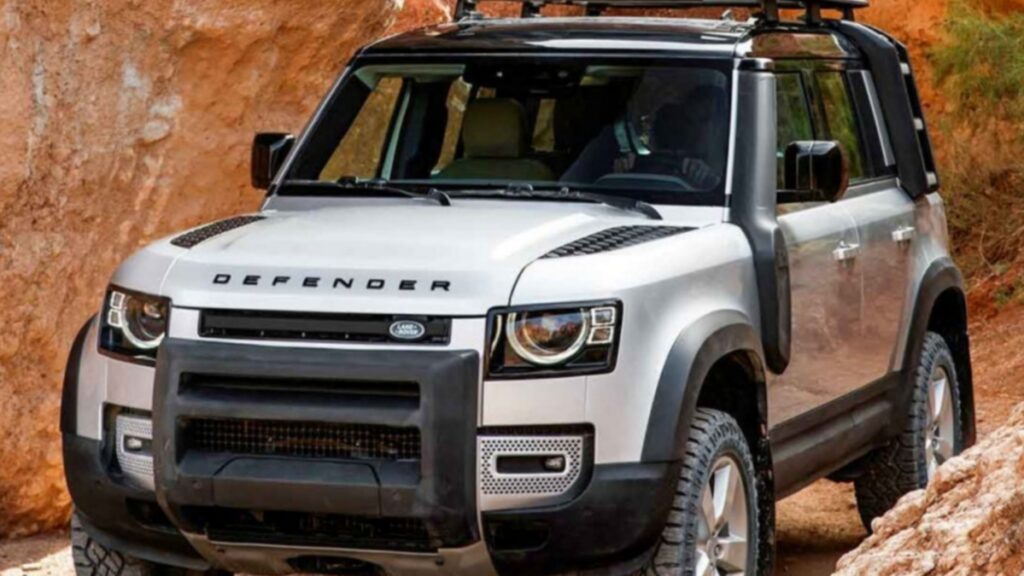 “알고 보니 캠핑카 마니아?” .. … 전현무 랜드로버 디펜더부터 토레스 캠퍼까지, 그가 선택한 車