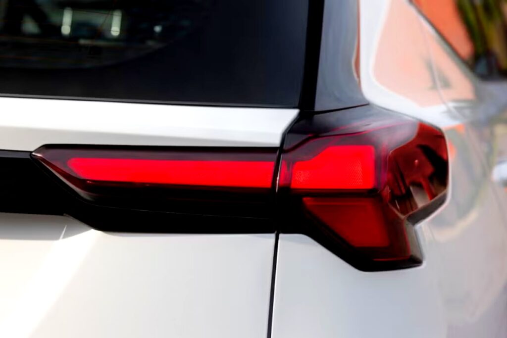 LFP 배터리 탑재에 테슬라 충전까지 “확 바뀌었다” … 드디어 공개, 티저 속 SUV 스타일에 ‘감탄’