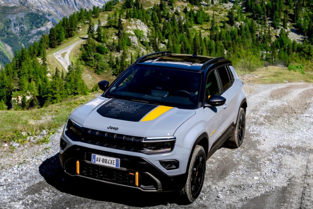 출시 1년 만에 “누적 판매 20만 대 돌파했다”… 4가지 파워트레인 품은 SUV의 ‘어벤저’