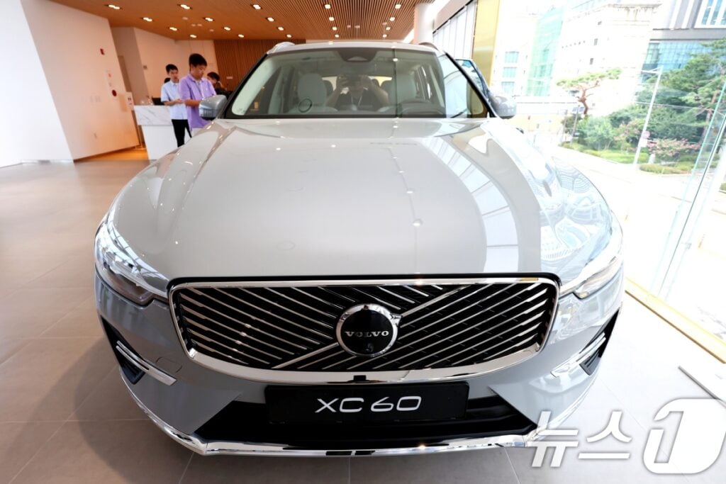 볼보 XC60 실내 혁신적 변화