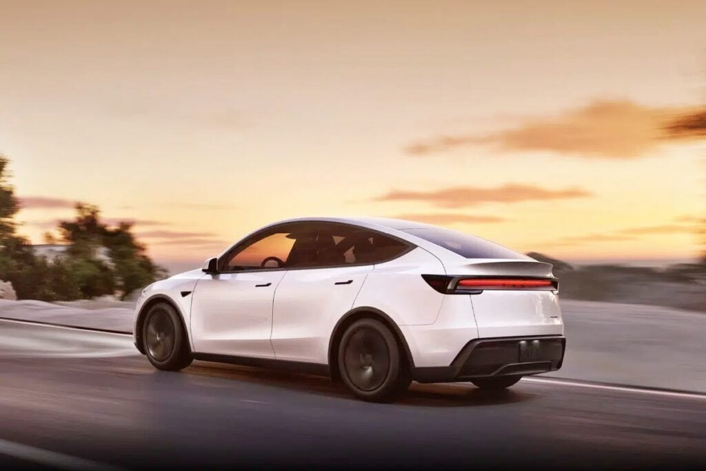 “우리에게 모델 2는 없다” … 테슬라, 곧 출시 될 저가형 전기차 모델 Y, 가격 살펴보니 “기대 이상인데?”