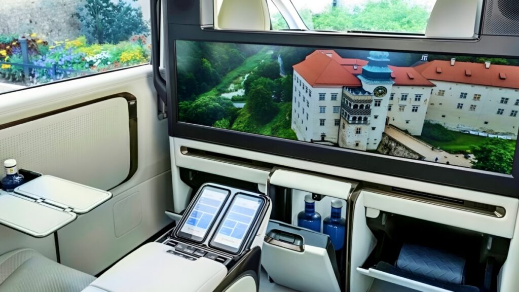 “유지비도 억 단위” .. 1등 며느리 장윤정, 그녀가 타고 다니는 밴의 ‘끝판왕’