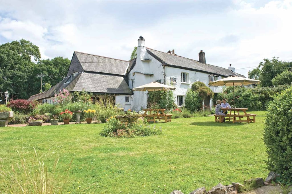 The NoBody Inn, Doddiscombsleigh, Exeter