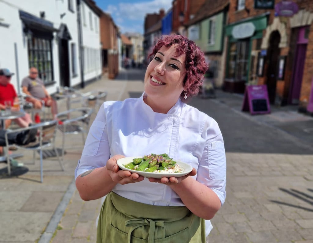 Ayesha Kalaji, Queen of Cups