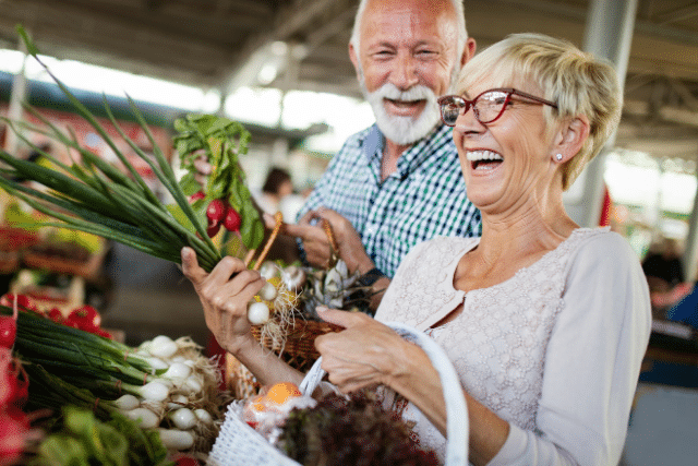 farmers market happy customers