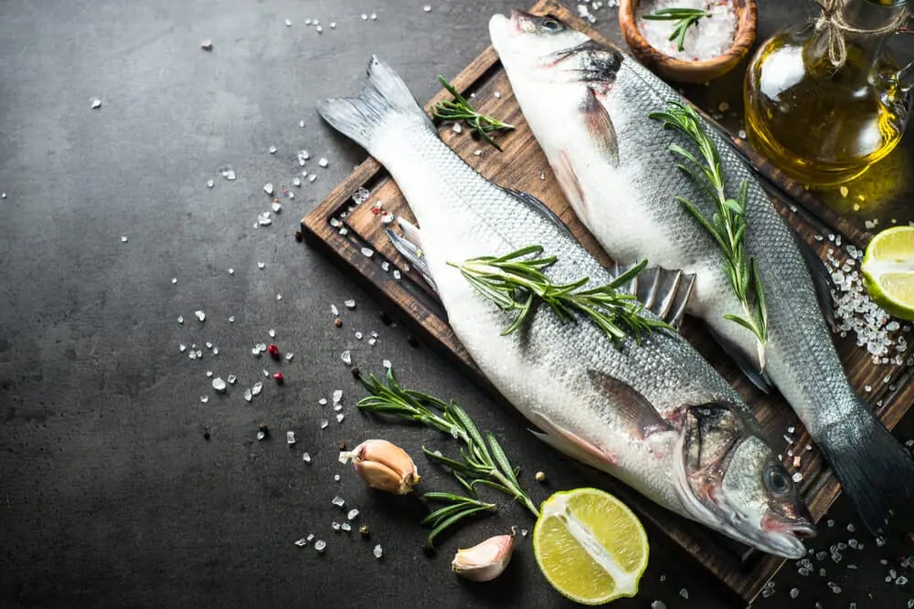 SPORTS NUTRITION FOR THE FOOTBALL ATHLETE 5 Fish