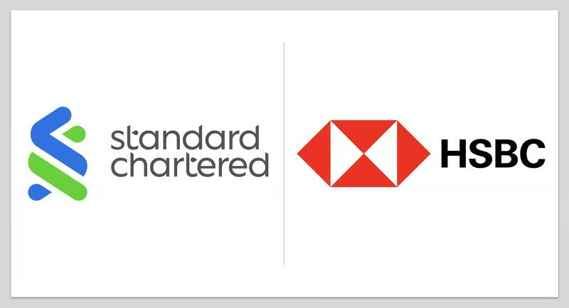 Visual showing HSBC and Standard Chartered-linked Anchorpoint receiving Hong Kong stablecoin licenses, marking the first regulated HKD stablecoin issuers under the HKMA framework.