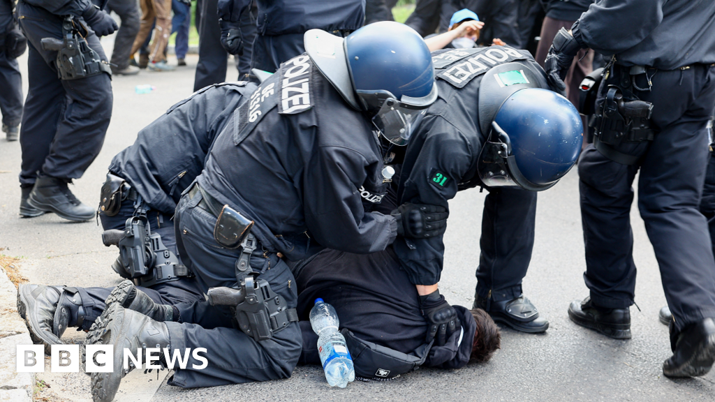 Protesters attempt to storm Germany's Tesla factory