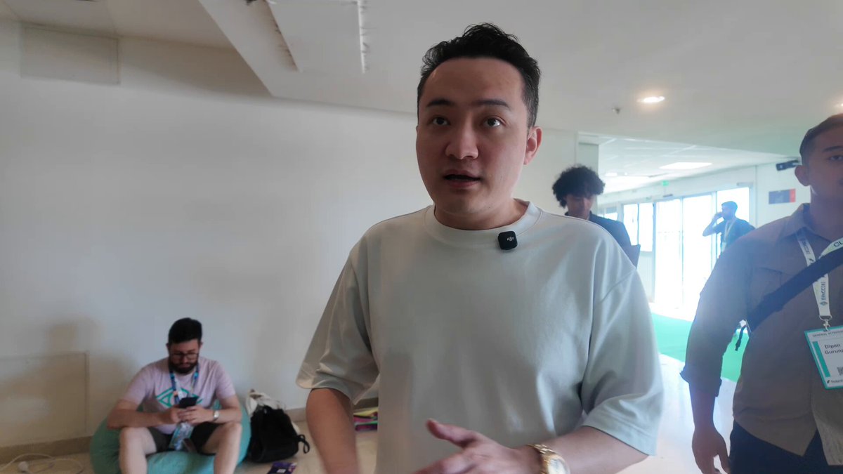 @LefterisJP: Justin Sun's bodyguards pushed EthCC attendees aside for video