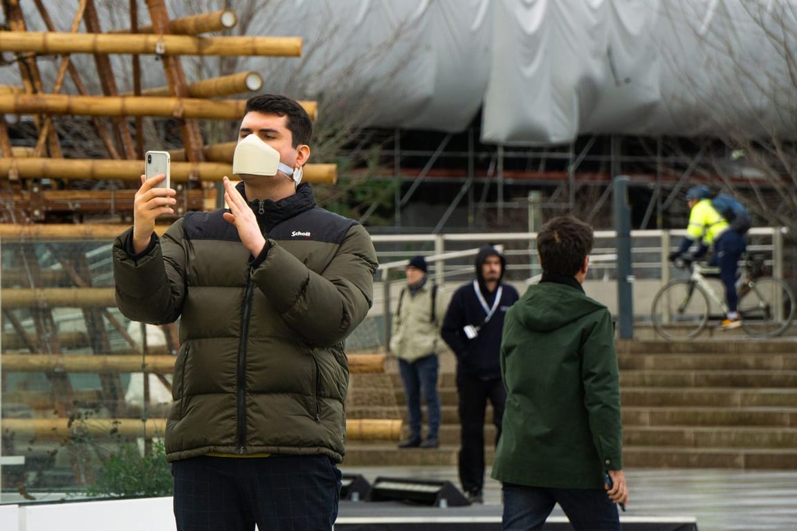 This New Mask Lets You Have Calls in Complete Silence