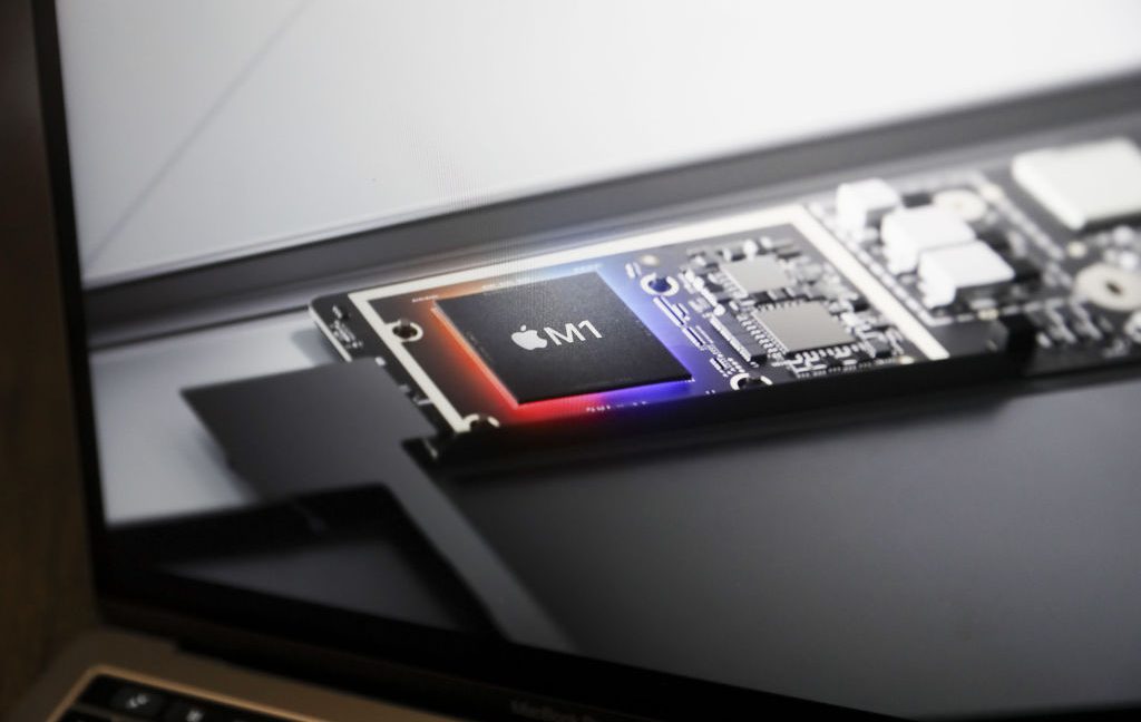 Unpatchable vulnerability in Apple chip leaks secret encryption keys