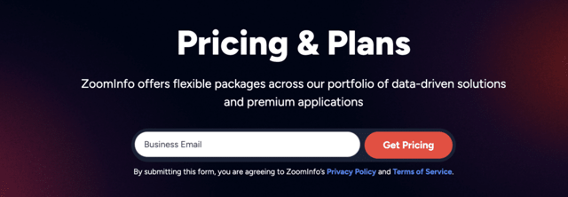 zoominfo propose à la fois une version d'essai gratuite et un abonnement payant